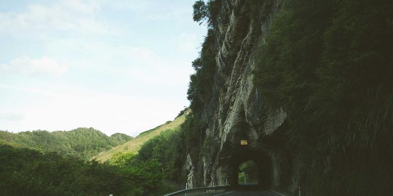 从对抗到共建：辩论与协商式对话如何重塑科技时代的思想交流